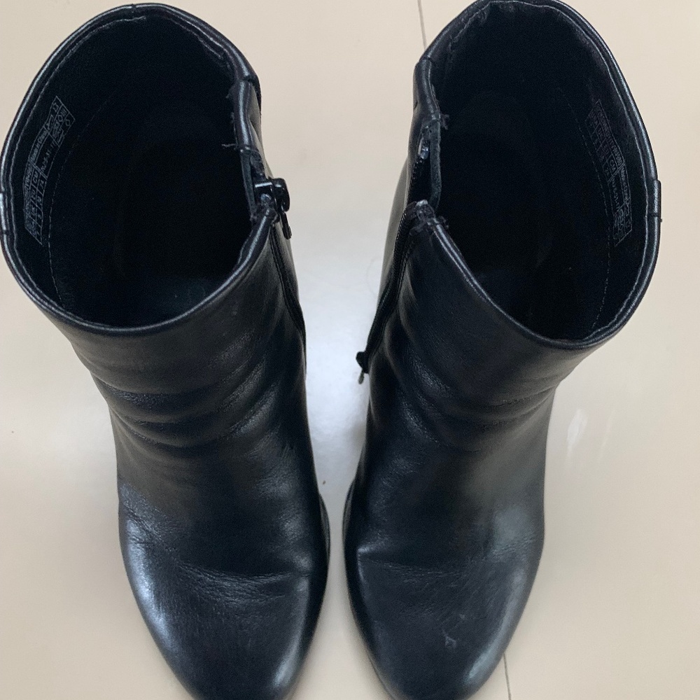 Vionic Boots